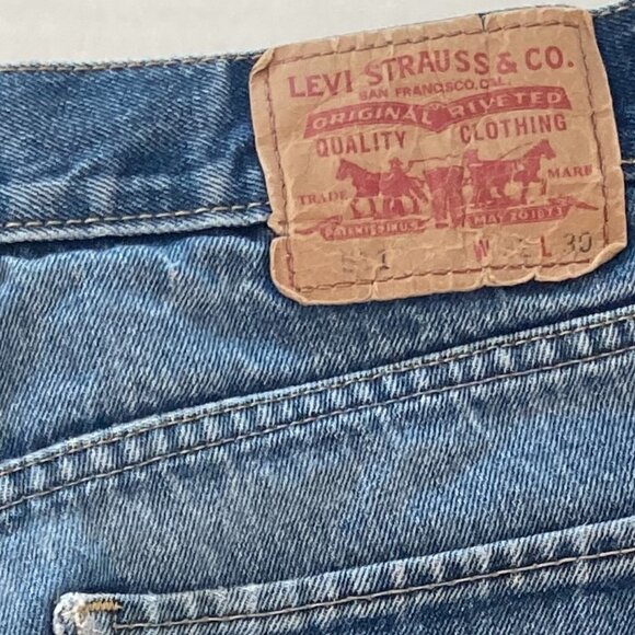 Levi's 511 Skinny Distressed Cutoff Denim Shorts Size 32 - Picture 4 of 5